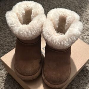 Cozy Tan and Cream Fur-Lined Boots